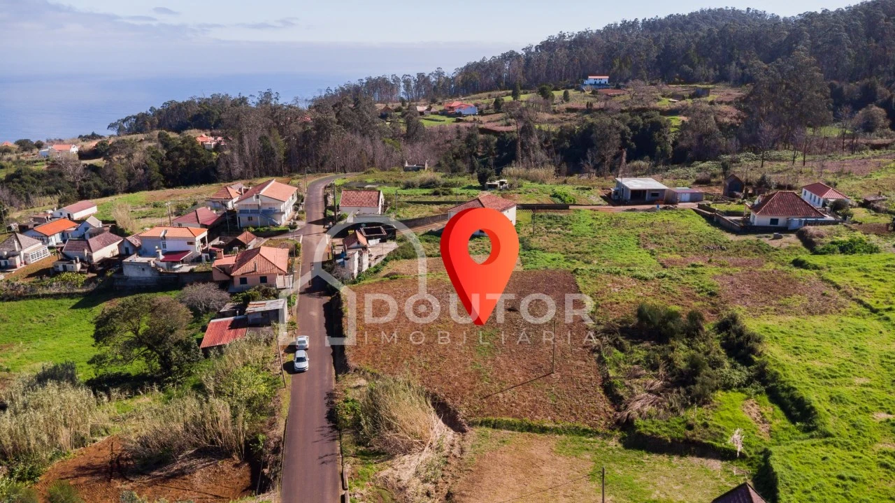 Terreno para Venda em Porto Moniz Foto 15