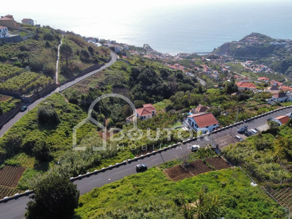 Terreno para Venda em Ribeira Brava Foto 13