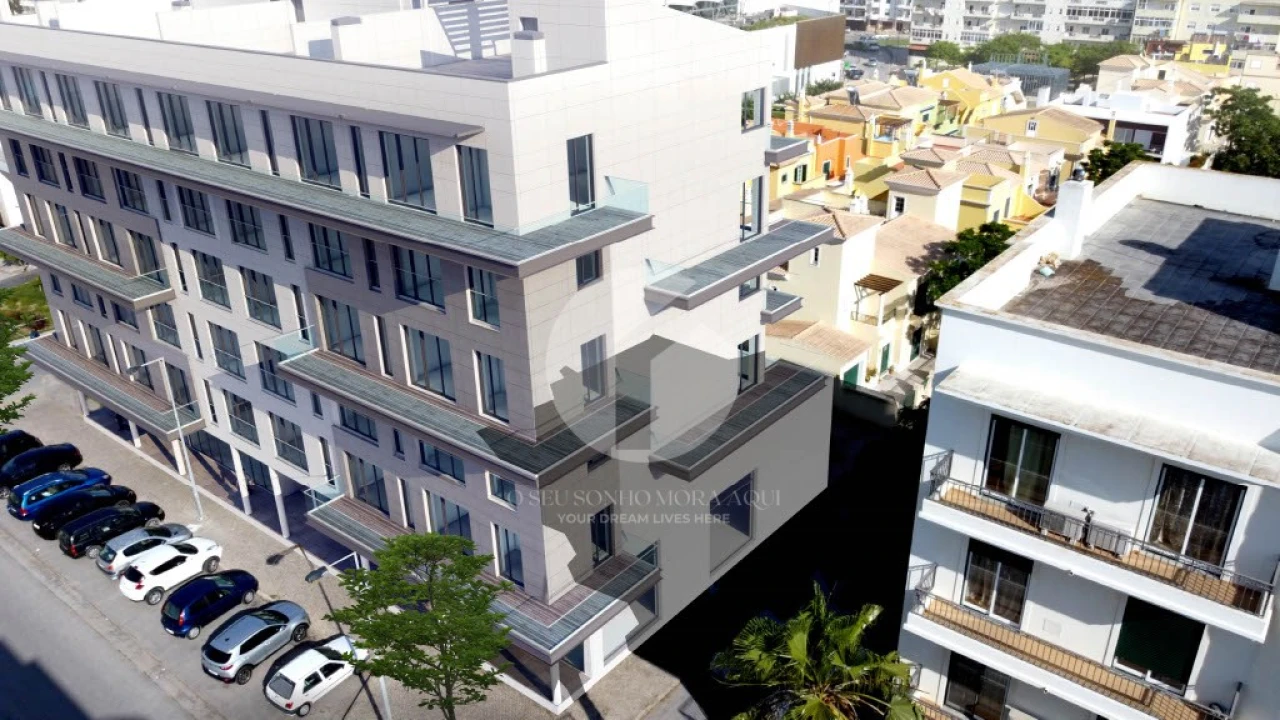 Terreno para Venda em Quelfes Foto 4