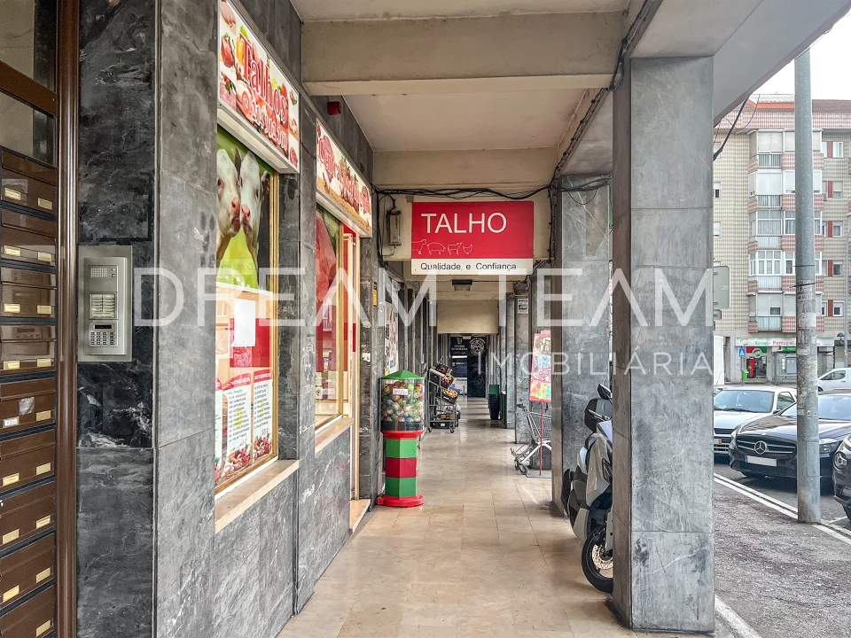 Apartamento T2 para Venda em Falagueira-Venda Nova Foto 15