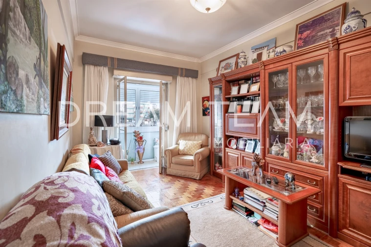 Apartamento T2 para Venda em Falagueira-Venda Nova Foto 4