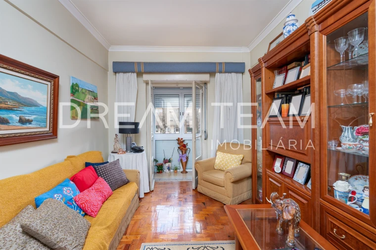 Apartamento T2 para Venda em Falagueira-Venda Nova Foto 3