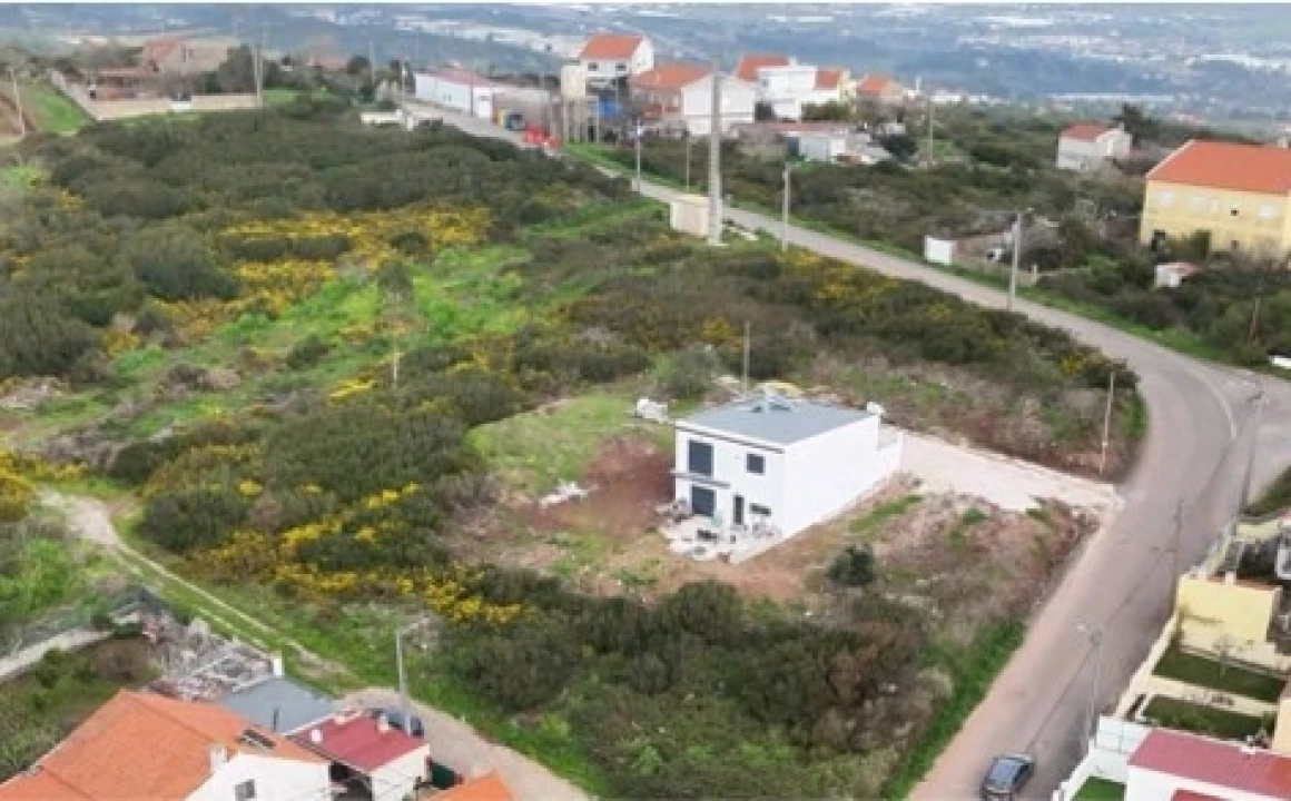 Terreno para Arrendamento em Santo Antão e São Julião do Tojal Foto 14
