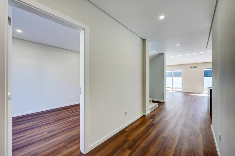 Moradia T4 para Venda em Pontinha e Famões Foto 9