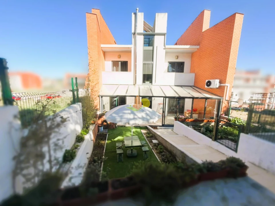 Moradia T6 para Venda em Tavarede Foto 1