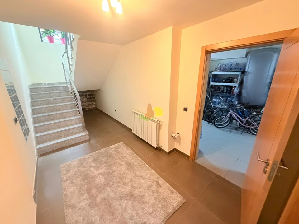 Moradia T6 para Venda em Tavarede Foto 6