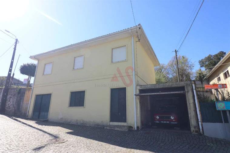 Moradia T2 para Venda em Lamelas e Guimarei