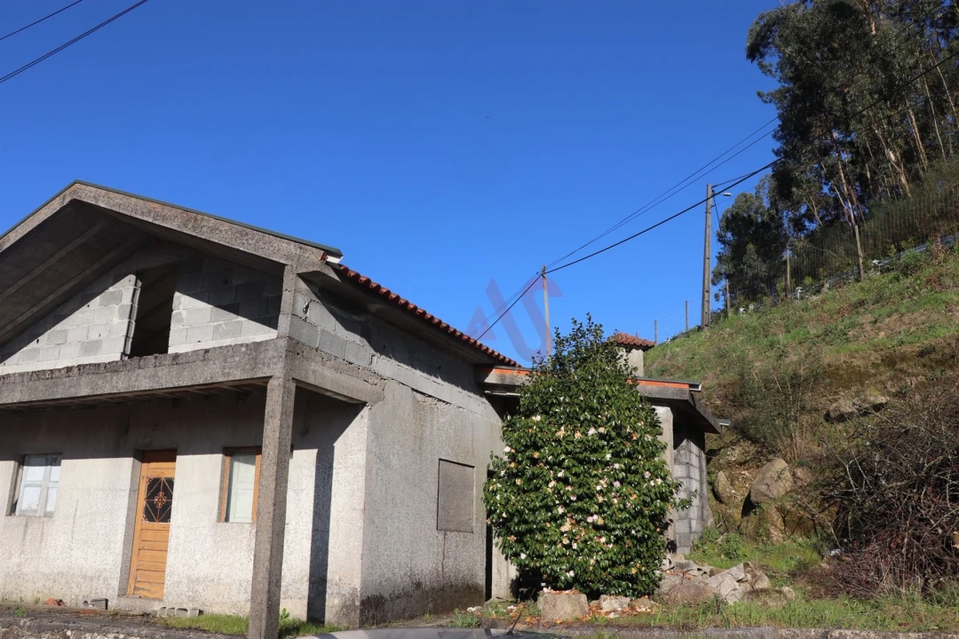 Moradia T3 para Venda em Sendim Foto 2