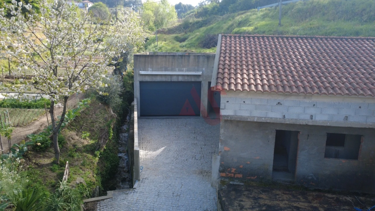 Moradia T3 para Venda em Sendim Foto 13