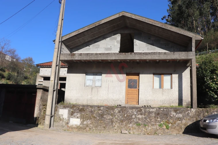 Moradia T3 para Venda em Sendim