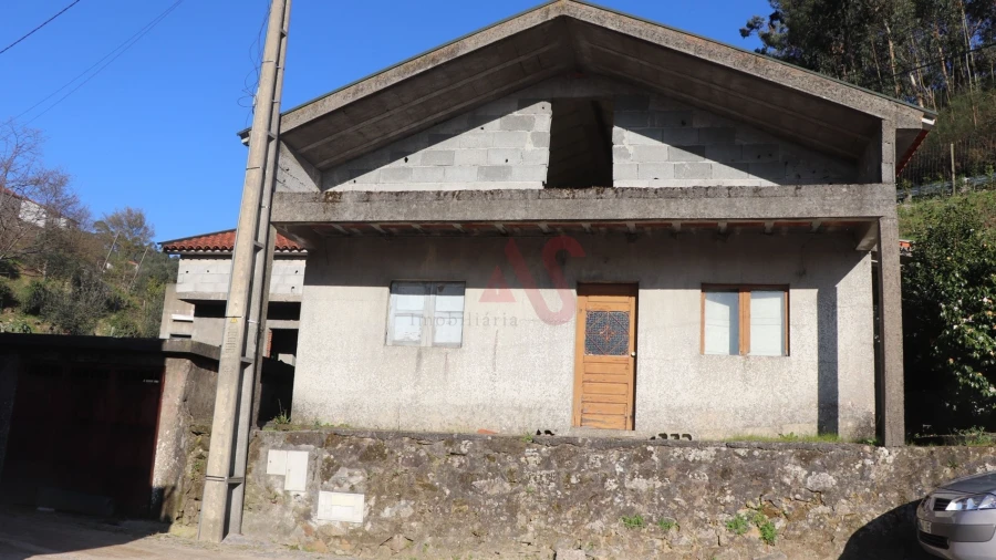 Moradia T3 para Venda em Sendim