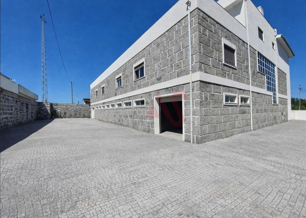 Loja para Venda em Carvalhosa Foto 5