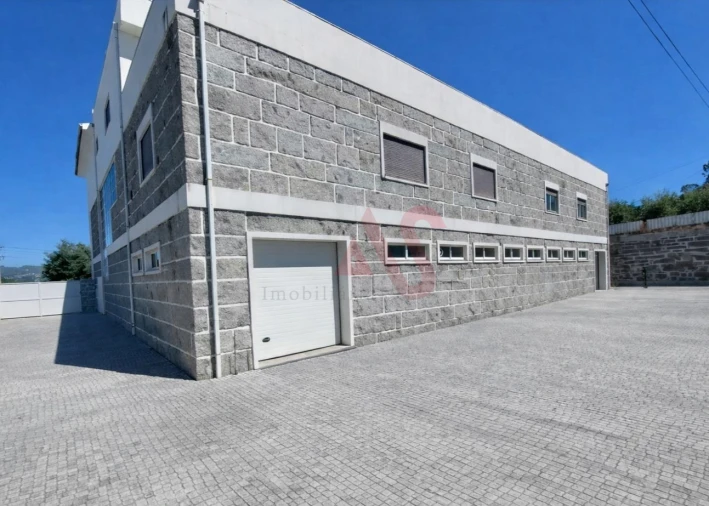 Loja para Venda em Carvalhosa Foto 4