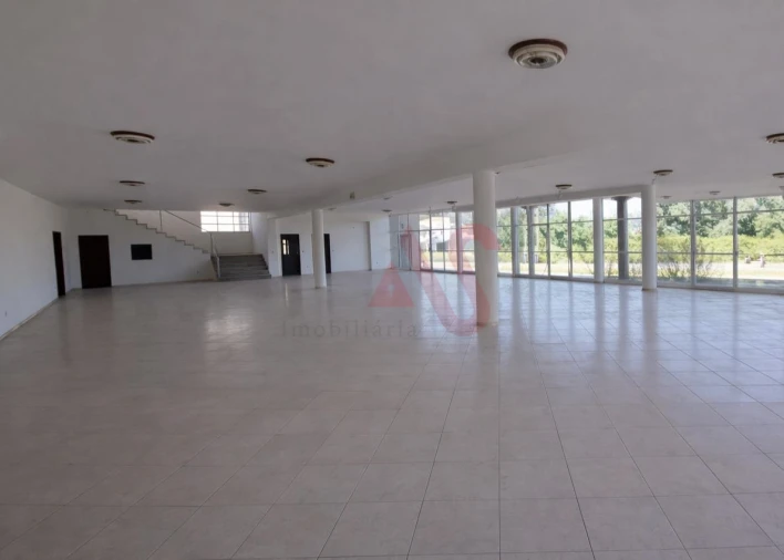 Loja para Venda em Carvalhosa Foto 9