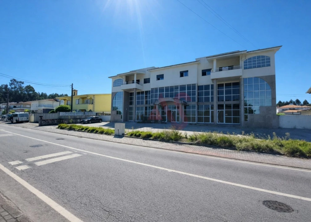 Loja para Venda em Carvalhosa Foto 2