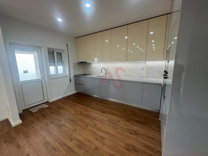 Apartamento T3 para Venda em Aguas Santas Foto 2