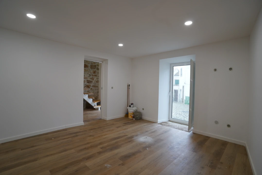 Moradia T2 para Venda em Póvoa de Rio de Moinhos e Cafede Foto 9