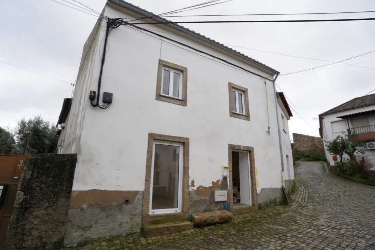 Moradia T2 para Venda em Póvoa de Rio de Moinhos e Cafede Foto 3