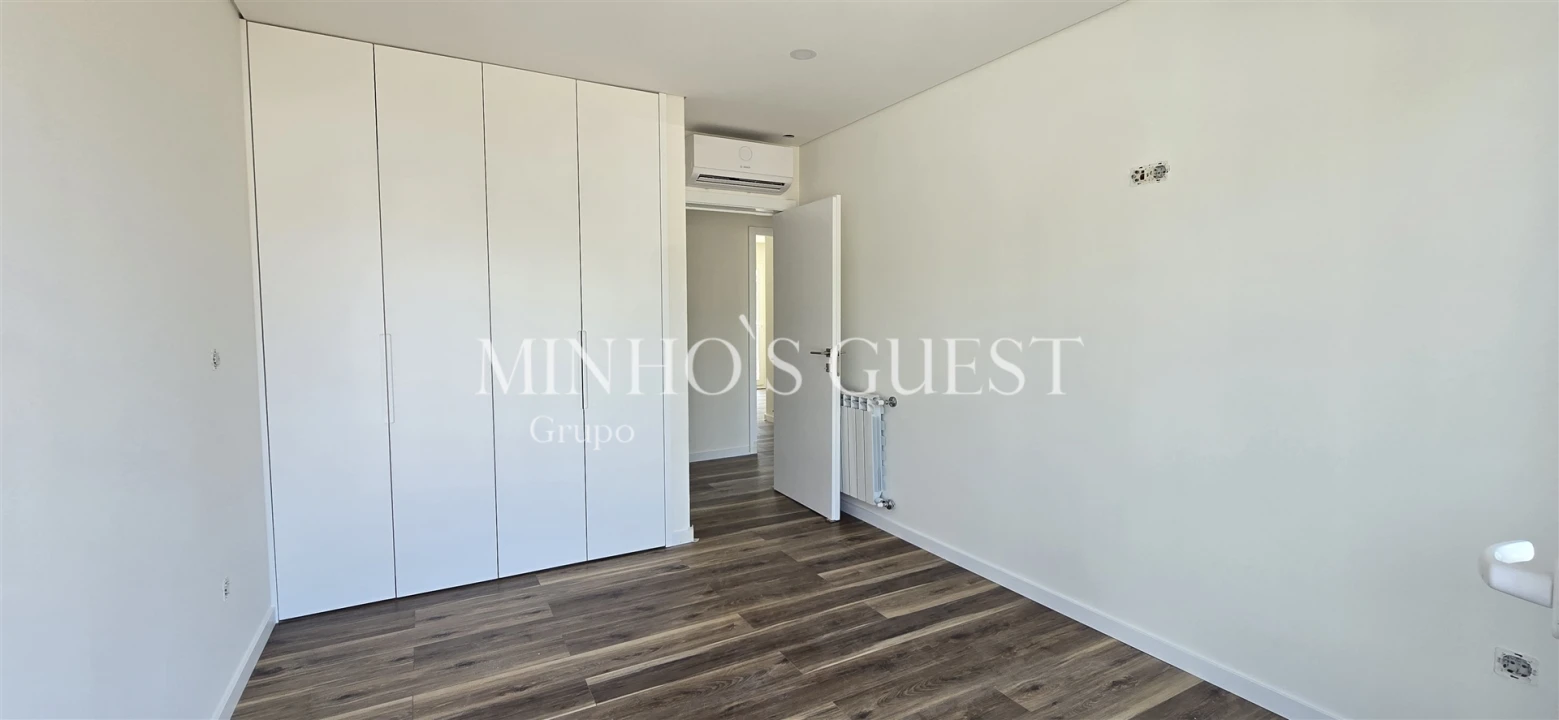 Moradia T3 para Venda em Espinho Foto 28