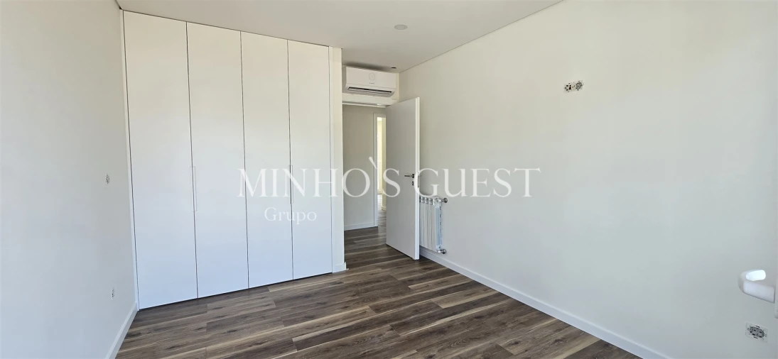 Moradia T3 para Venda em Espinho Foto 28