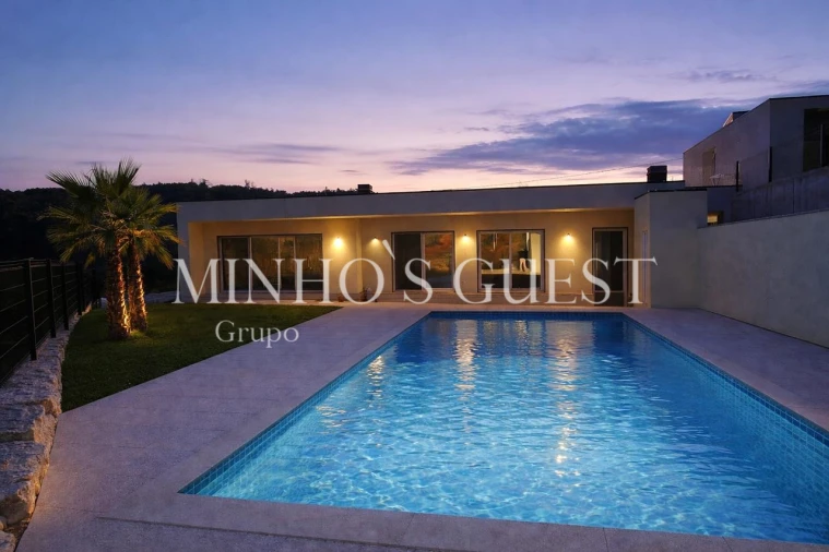 Moradia T3 para Venda em Espinho Foto 32