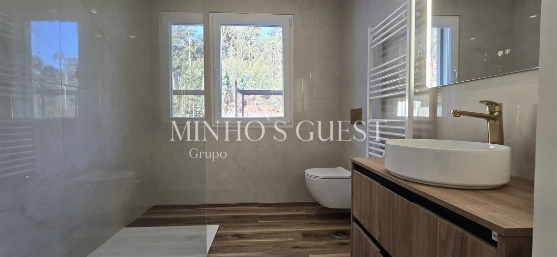 Moradia T3 para Venda em Espinho Foto 20