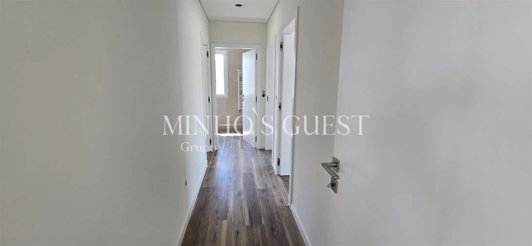 Moradia T3 para Venda em Espinho Foto 16