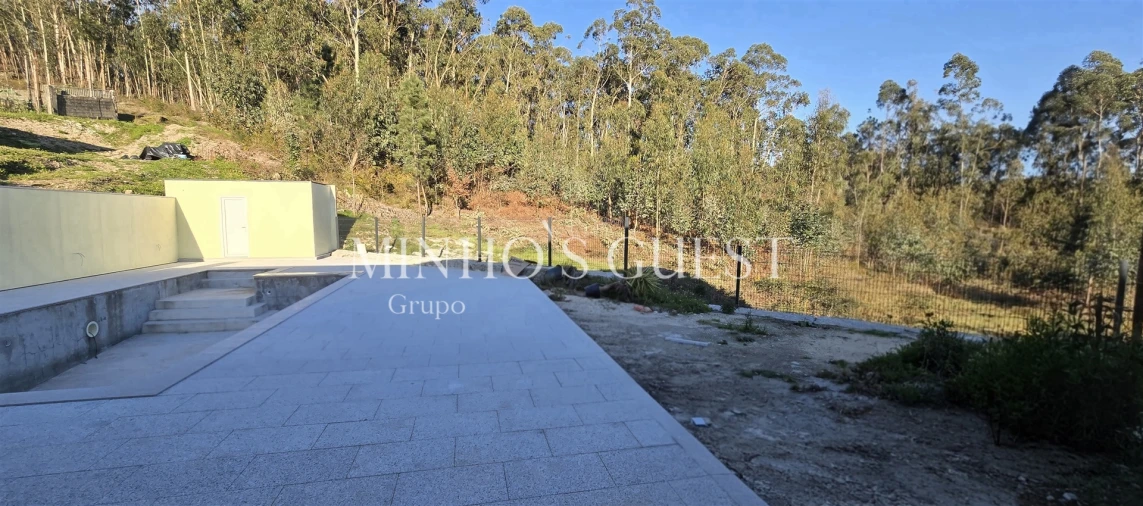 Moradia T3 para Venda em Espinho Foto 8