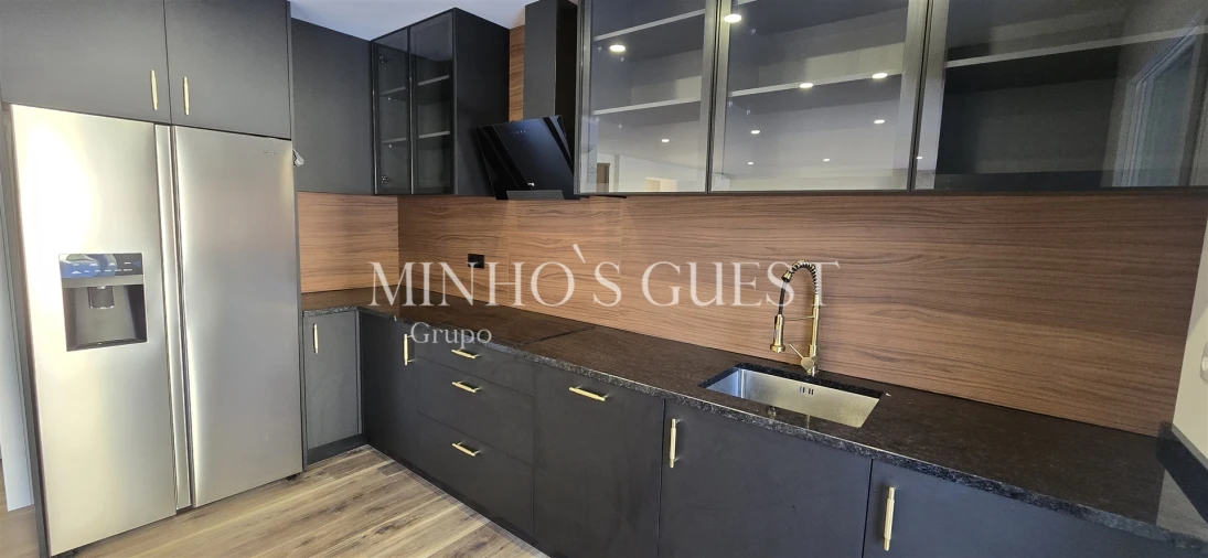 Moradia T3 para Venda em Espinho Foto 11