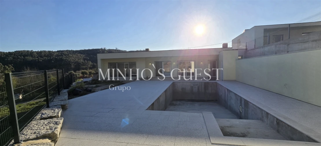 Moradia T3 para Venda em Espinho Foto 6