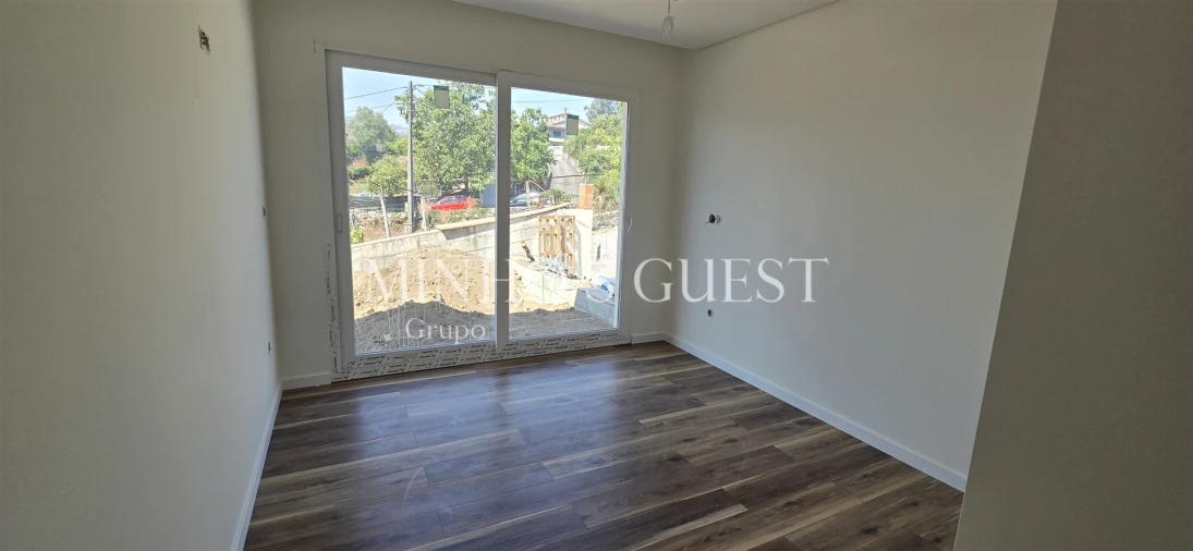 Moradia T3 para Venda em Espinho Foto 24