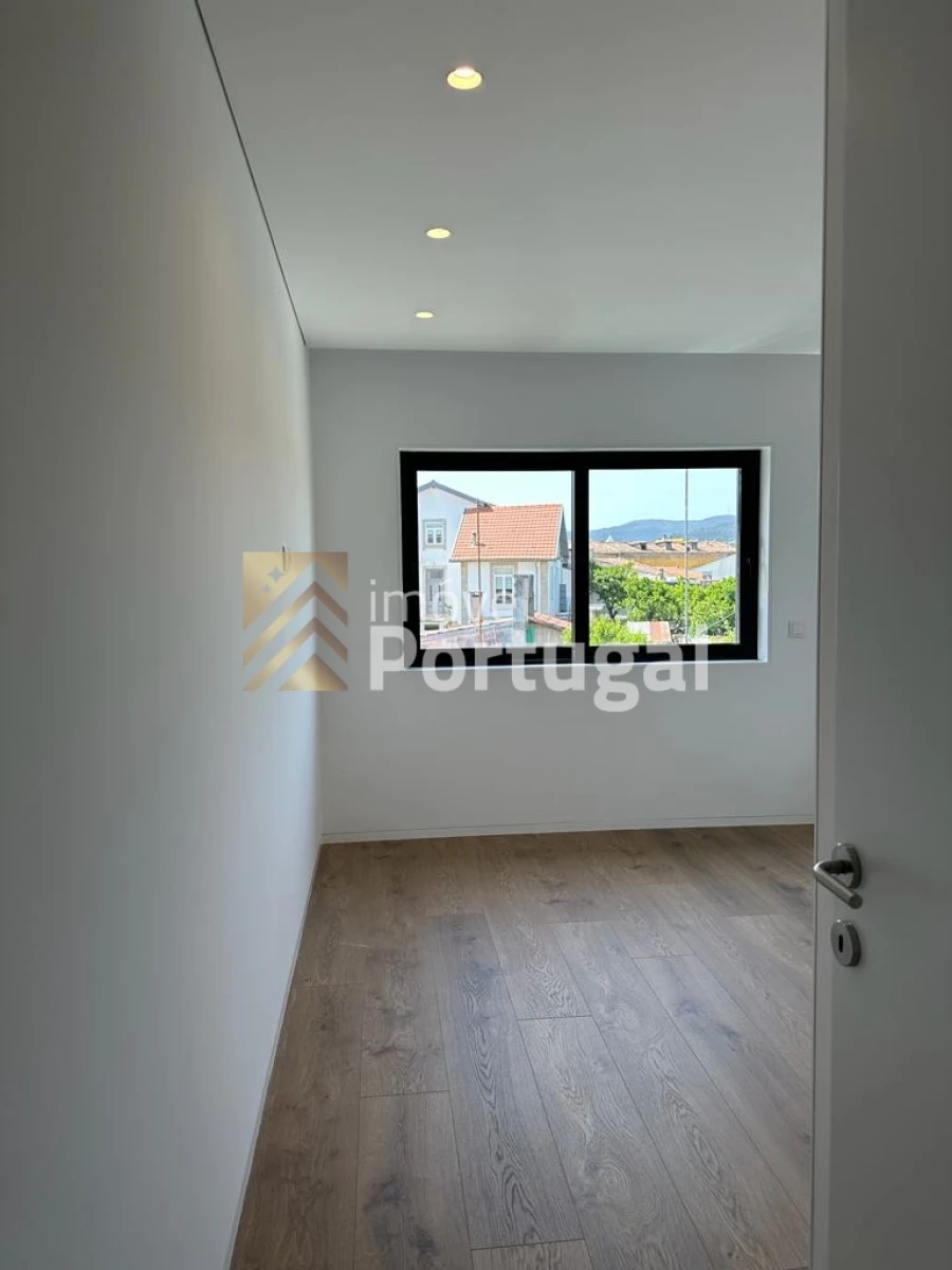 Apartamento T2 para Arrendamento em Barcelos, V.Boa, V.Frescainha Foto 7