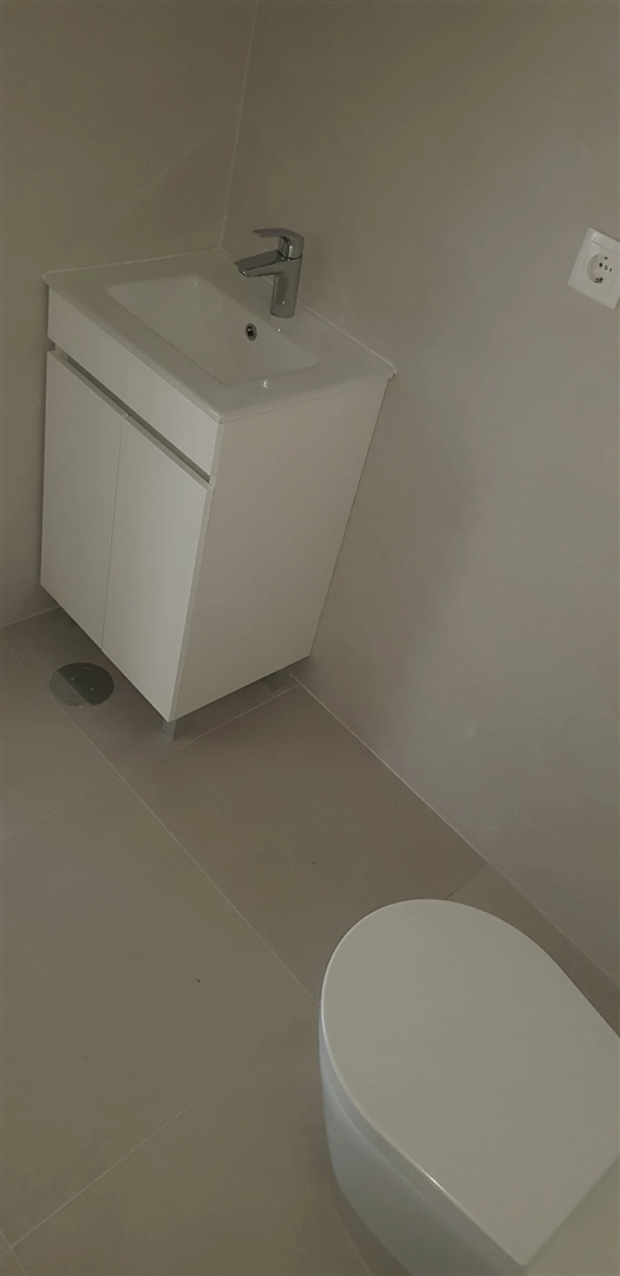 Loja para Arrendamento em Santo Antonio dos Olivais Foto 7