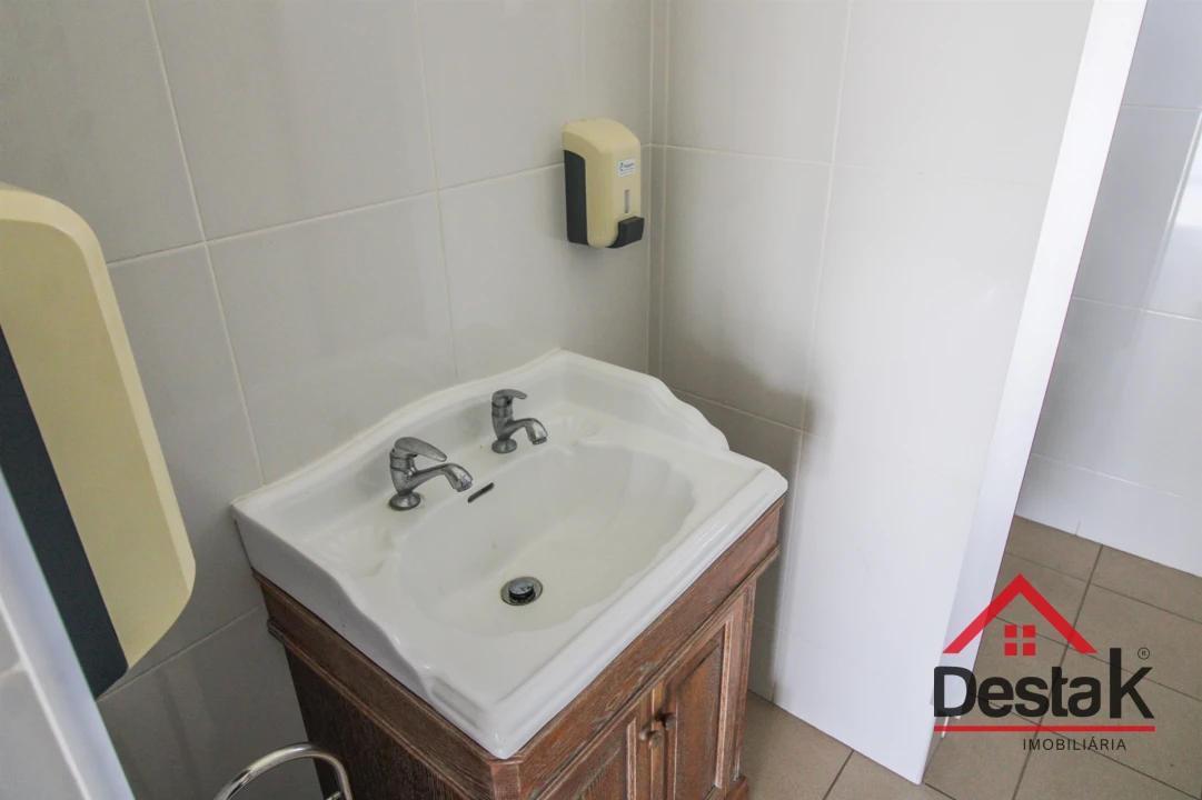 Armazém para Venda em Talhadas Foto 15