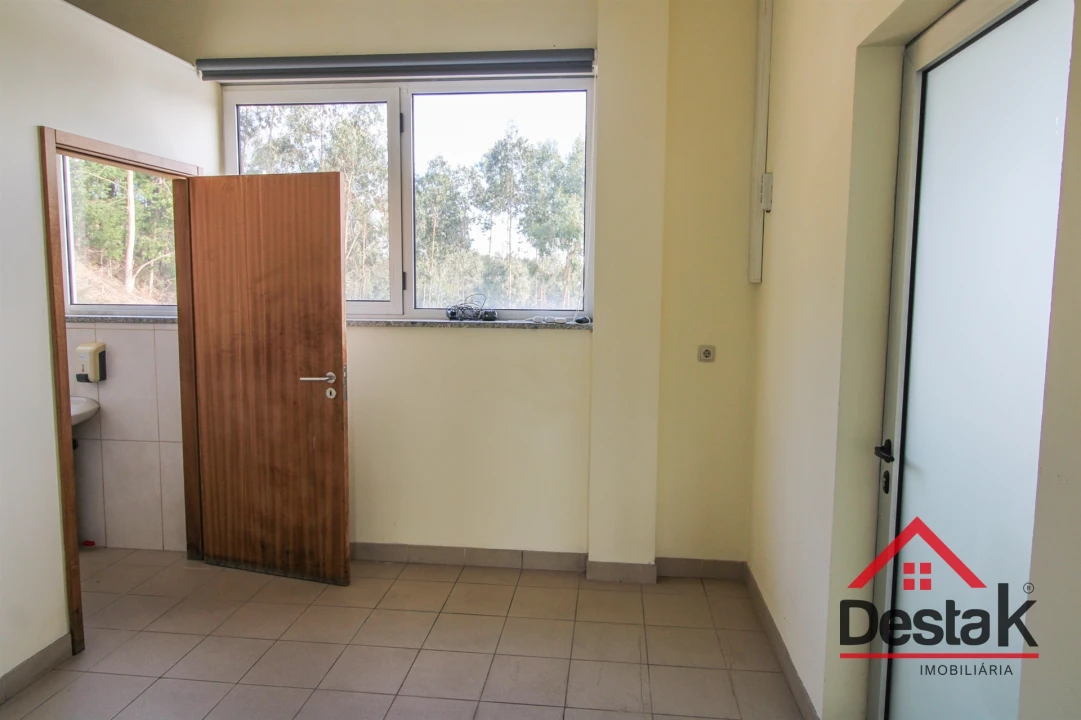 Armazém para Venda em Talhadas Foto 19