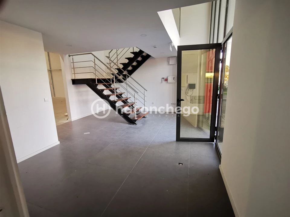 Armazém para Arrendamento em Roriz Foto 5