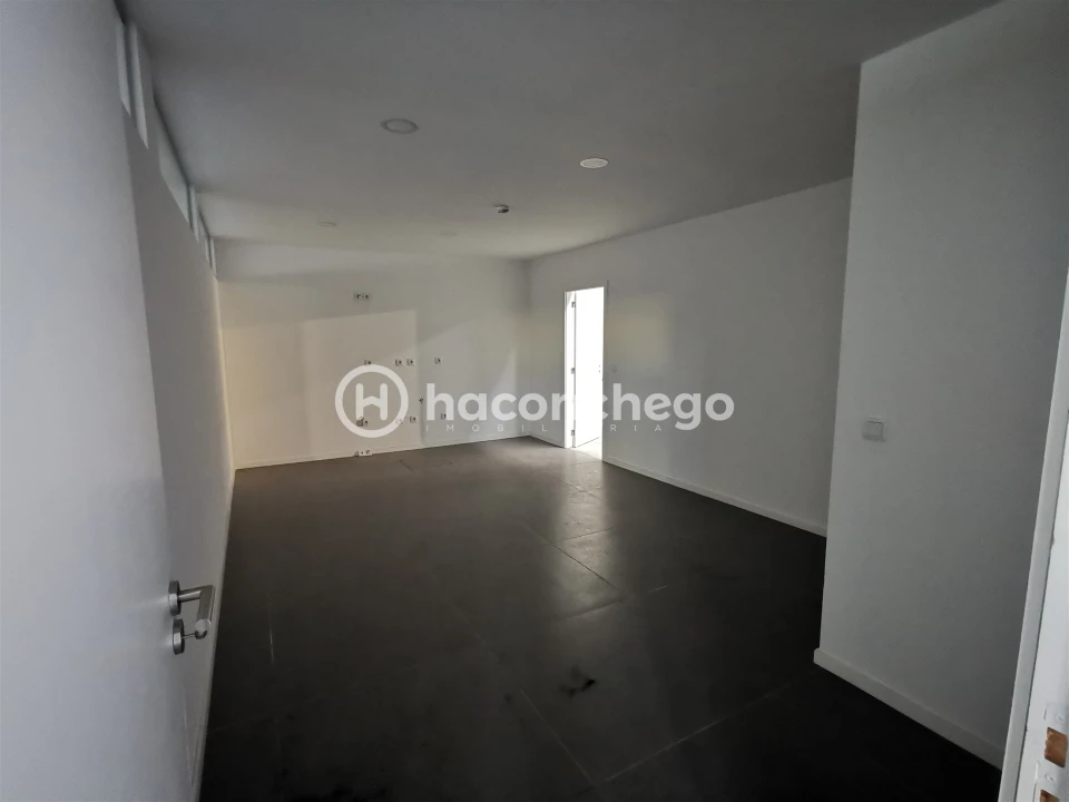 Armazém para Arrendamento em Roriz Foto 17