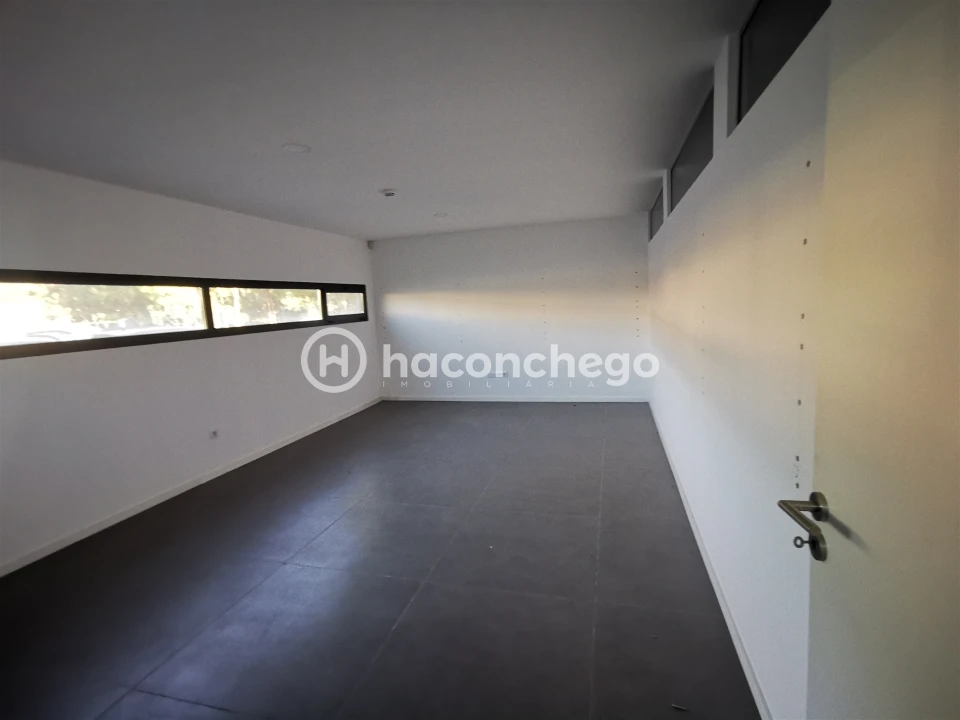 Armazém para Arrendamento em Roriz Foto 14