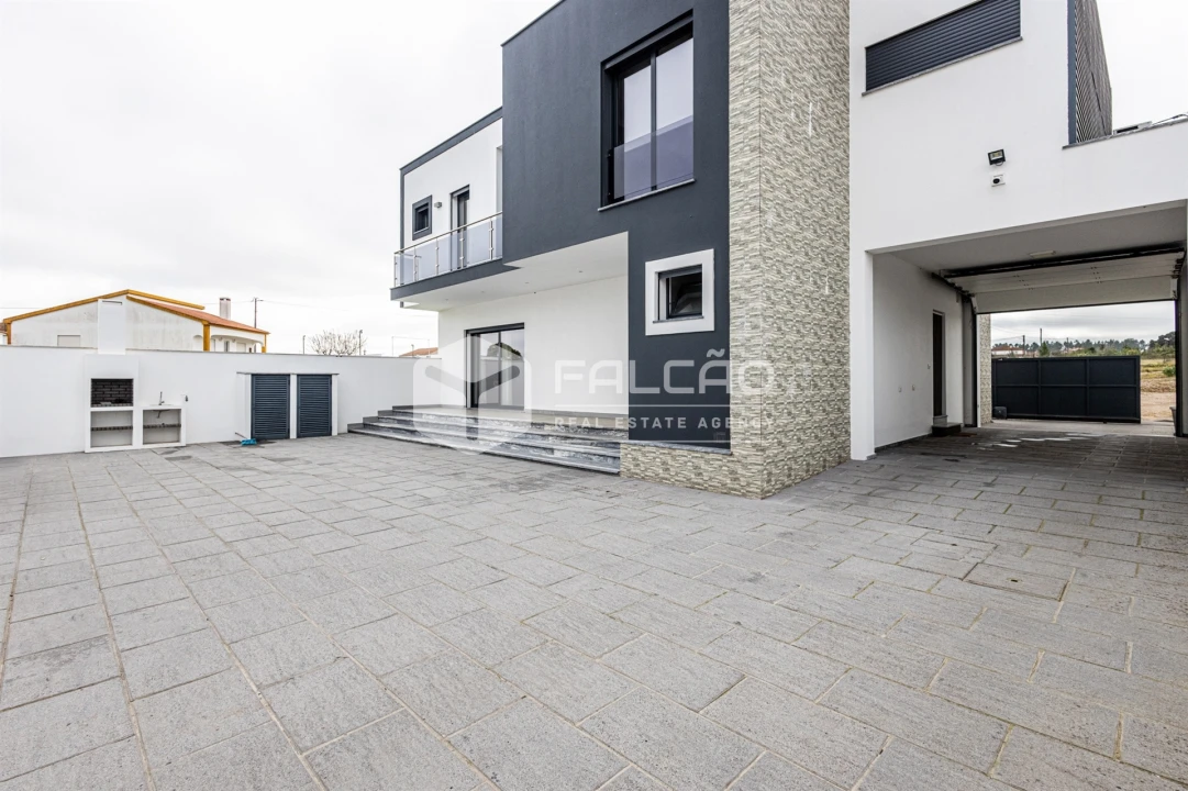 Moradia T3 para Venda em Alpiarça Foto 52