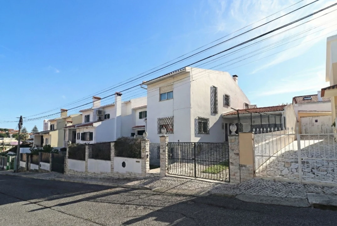 Moradia T4 para Venda em Carcavelos e Parede Foto 1