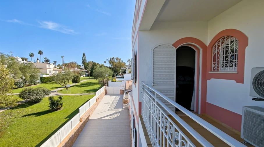 Moradia T4 para Venda em Albufeira e Olhos de Água Foto 43