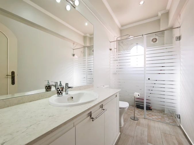 Moradia T4 para Venda em Albufeira e Olhos de Água Foto 54