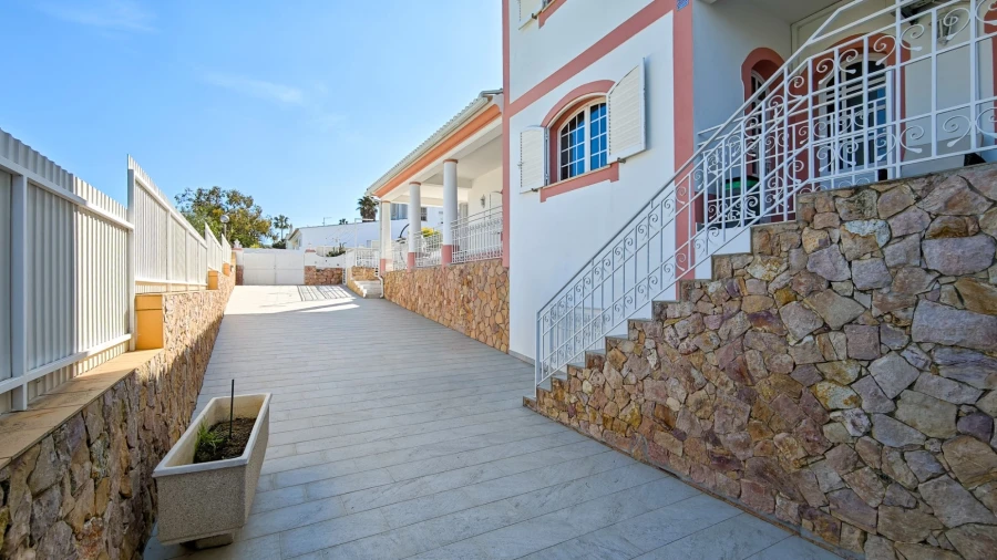 Moradia T4 para Venda em Albufeira e Olhos de Água Foto 9