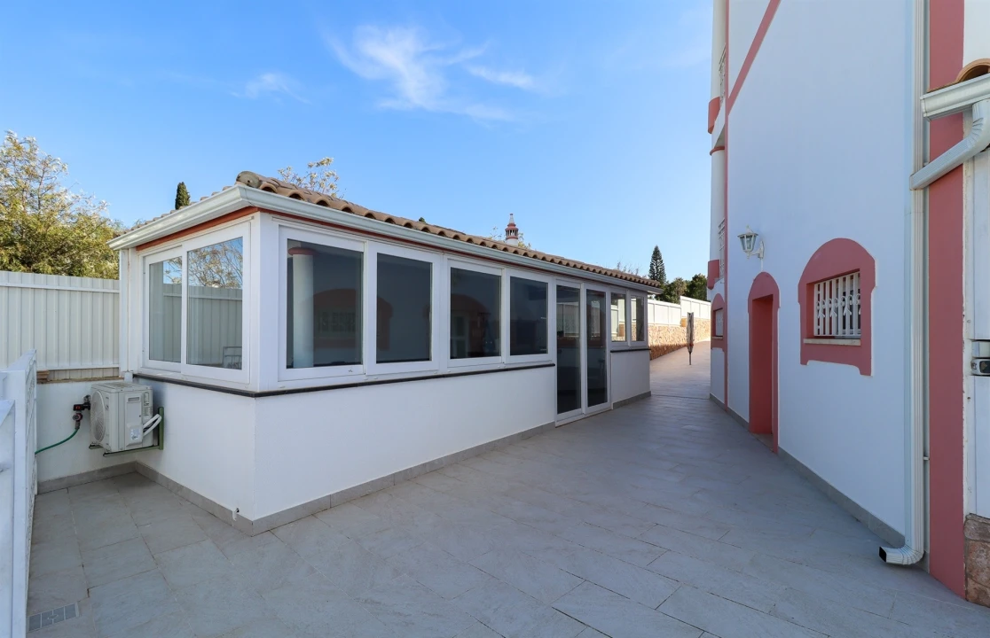 Moradia T4 para Venda em Albufeira e Olhos de Água Foto 11