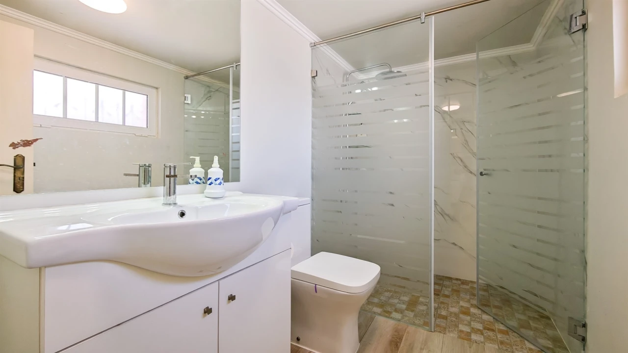 Moradia T4 para Venda em Albufeira e Olhos de Água Foto 32