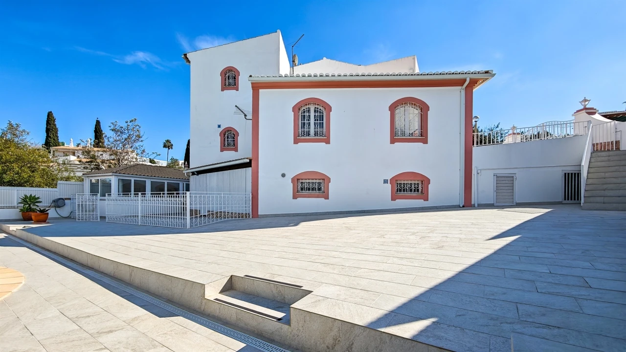 Moradia T4 para Venda em Albufeira e Olhos de Água Foto 7