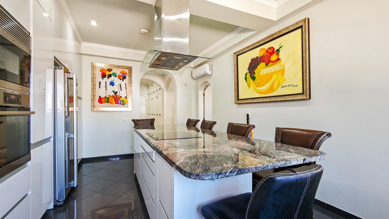 Moradia T4 para Venda em Albufeira e Olhos de Água Foto 24