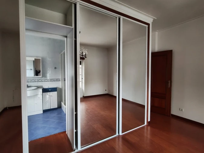 Moradia T5 para Venda em Meirinhas Foto 21