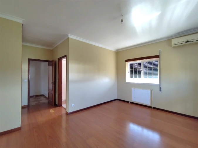 Moradia T5 para Venda em Meirinhas Foto 18