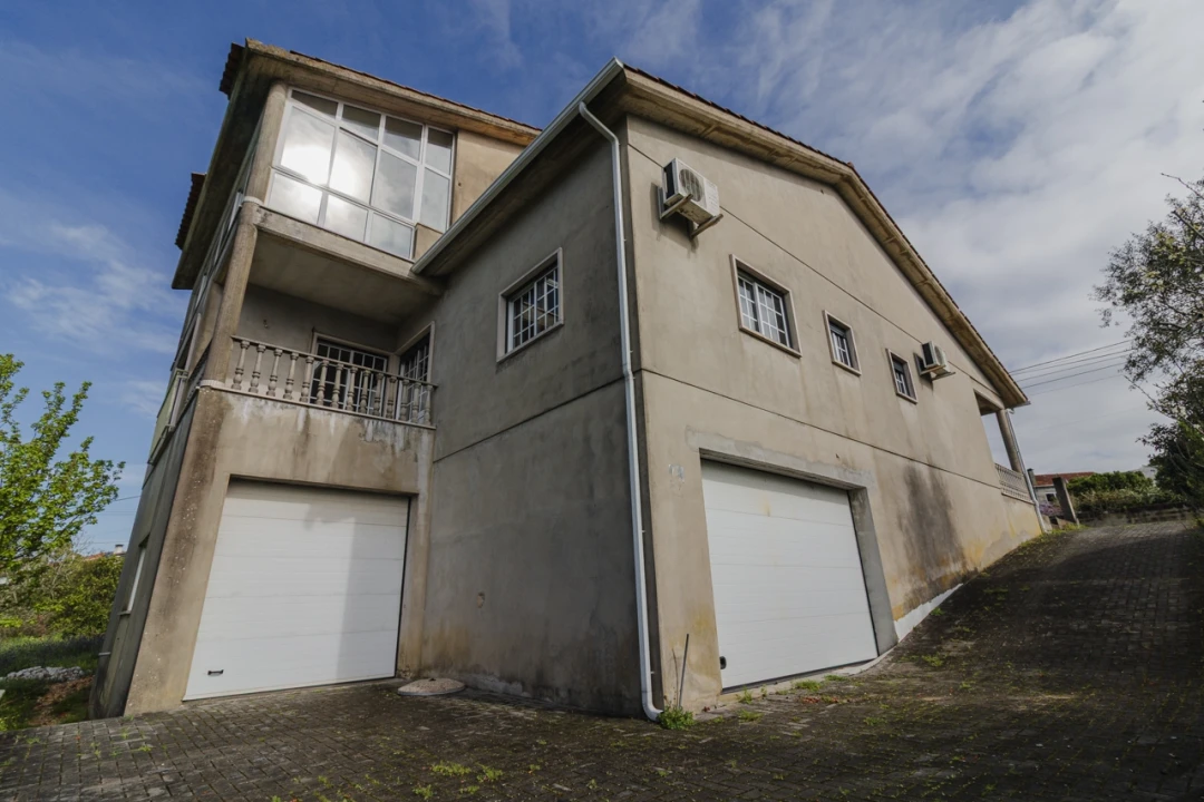 Moradia T5 para Venda em Meirinhas Foto 1